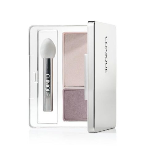 What Colors Look Good on Pale Skin With Pink Undertones? - My Eco Closet